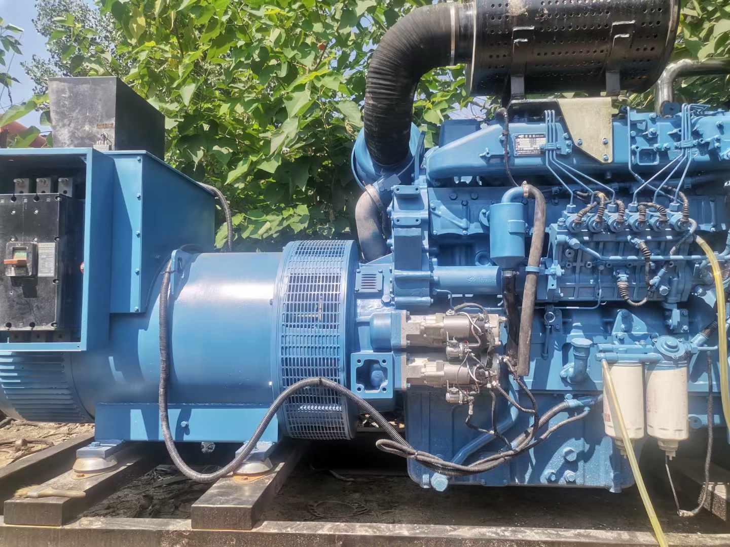 江岸详细说明降低 800kW 柴油发电机输出电流波动的方法