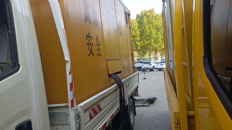 江岸如何判断柴油发电机组和UPS电源的切换时间是否符合要求？