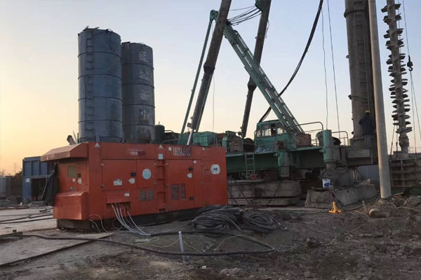 江岸如何检查发电机组燃油系统的密封性？